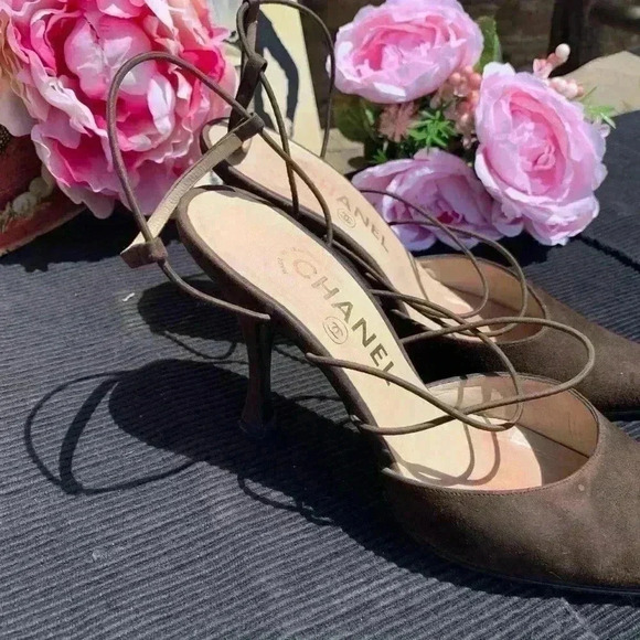 Chanel Brown Suede Heels Size 8 - Picture 3 of 8